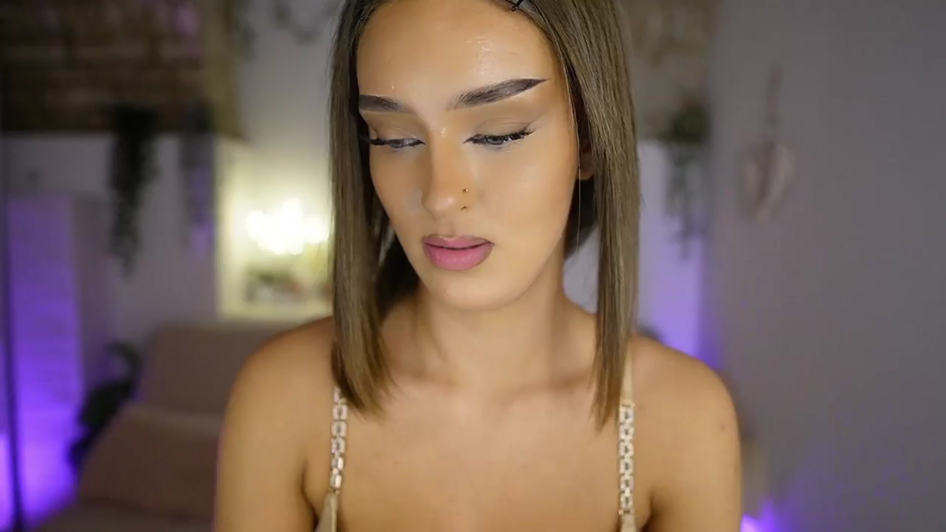Gallery image thumbnail from Clara_Mia's myfreecams stream on, 06/01/2025, 20:04 image 19 of 20