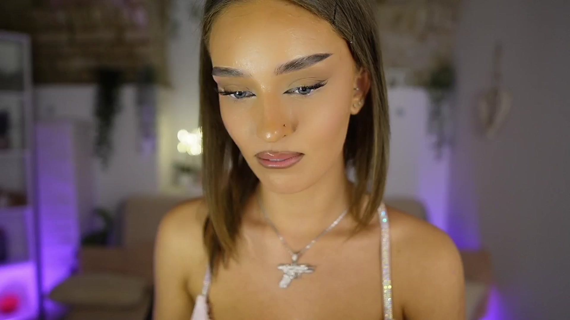 Gallery image thumbnail from Clara_Mia's myfreecams stream on, 06/03/2025, 19:56 image 2 of 20