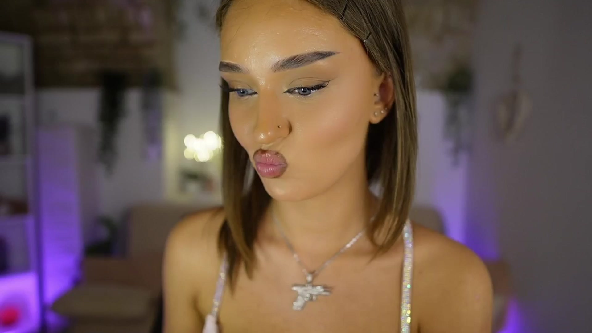 Gallery image thumbnail from Clara_Mia's myfreecams stream on, 06/03/2025, 19:56 image 3 of 20
