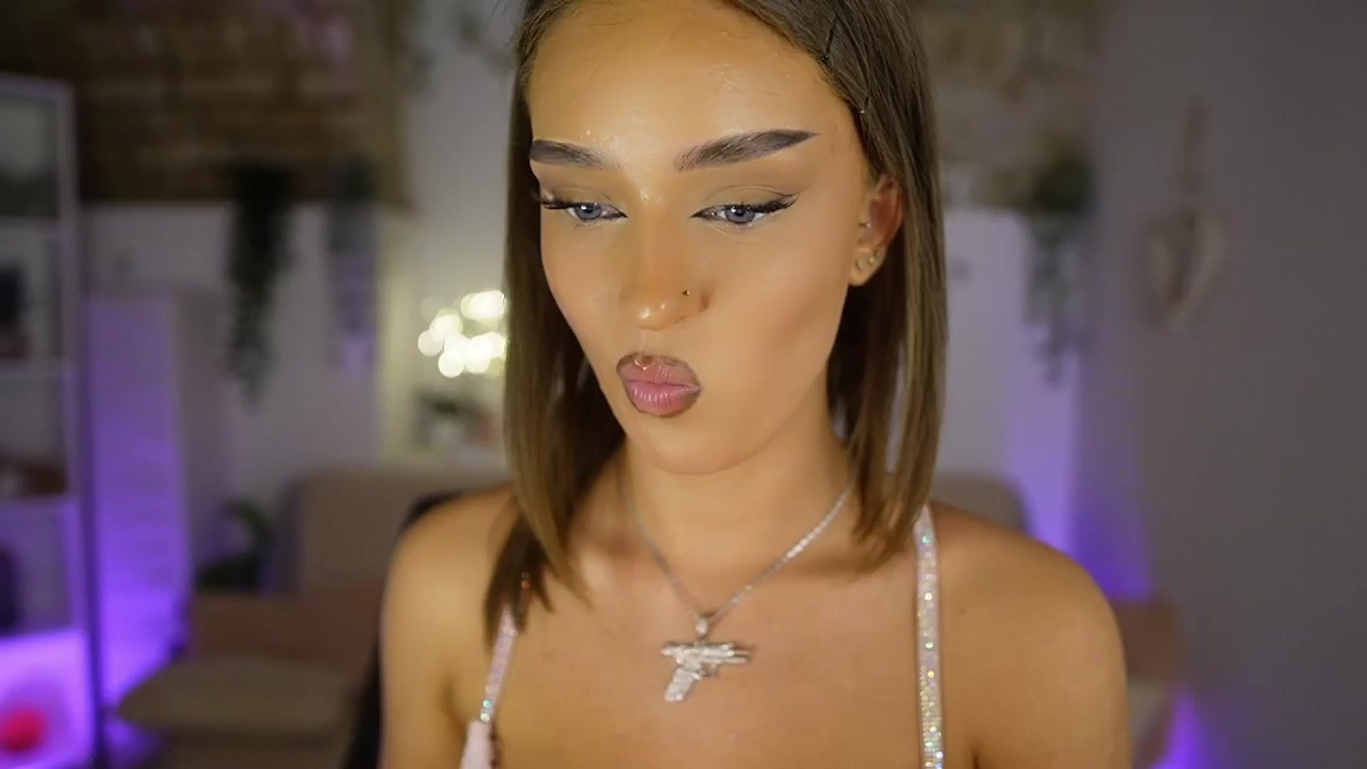 Gallery image thumbnail from Clara_Mia's myfreecams stream on, 06/03/2025, 19:56 image 1 of 20