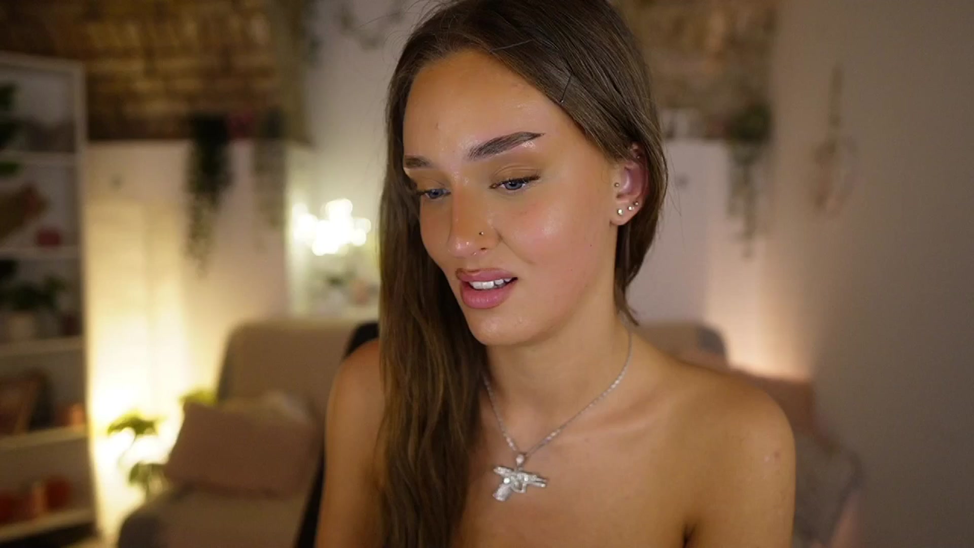 Gallery image thumbnail from Clara_Mia's myfreecams stream on, 06/17/2025, 23:35 image 6 of 20
