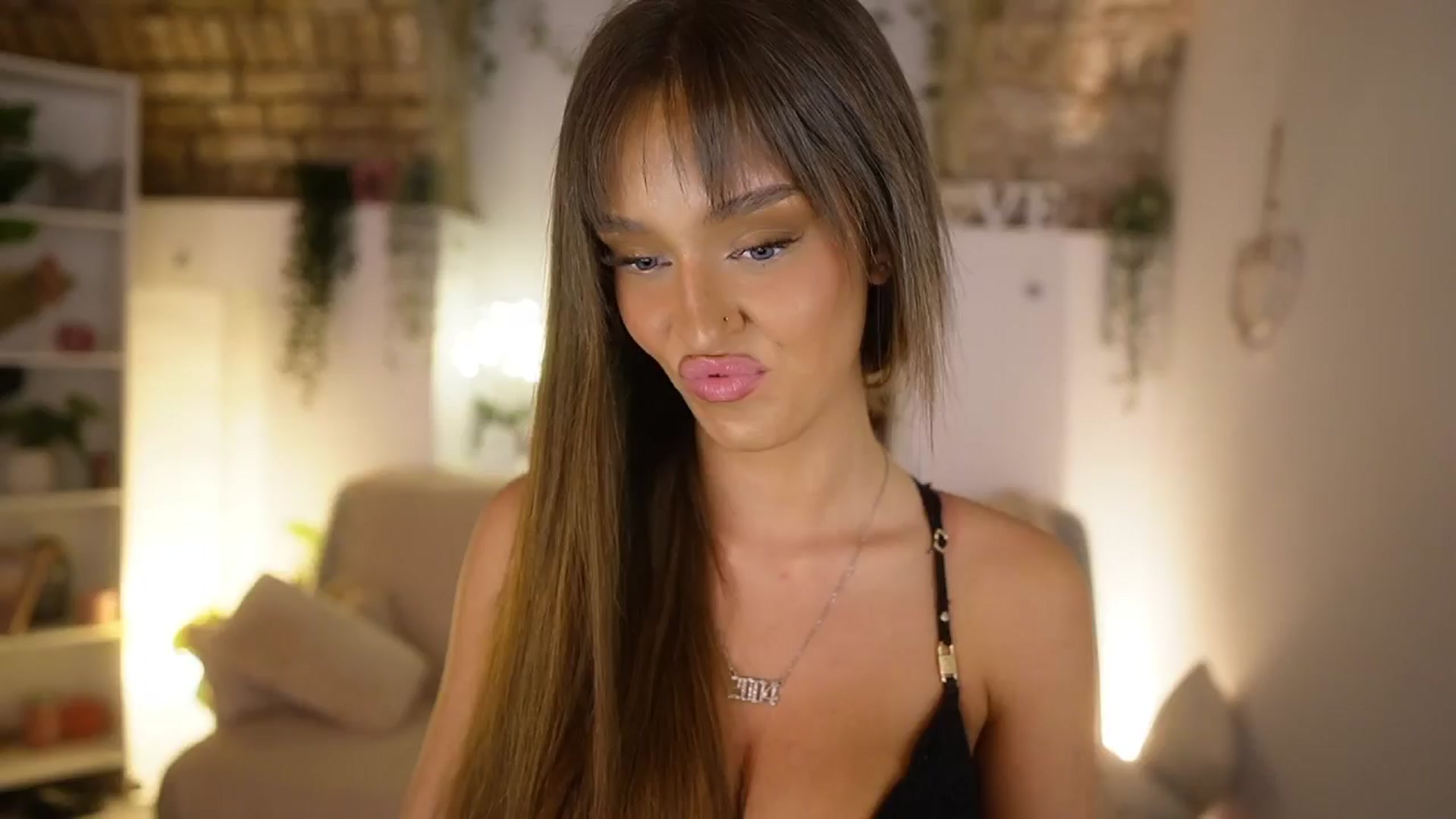 Gallery image thumbnail from Clara_Mia's myfreecams stream on, 07/21/2025, 21:35 image 3 of 20
