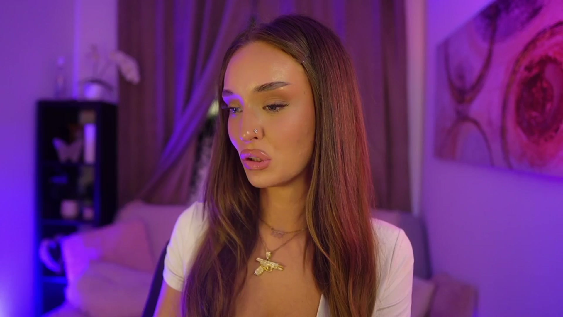 Gallery image thumbnail from Clara_Mia's myfreecams stream on, 09/17/2025, 21:47 image 17 of 20