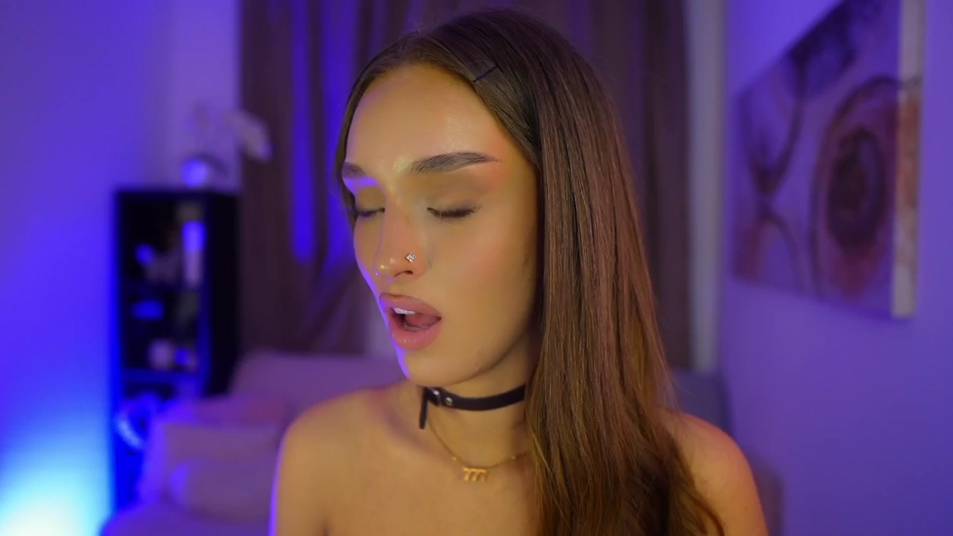 Gallery image thumbnail from Clara_Mia's myfreecams stream on, 09/19/2025, 20:11 image 18 of 20