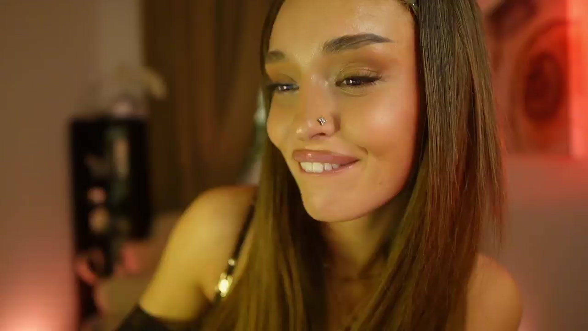 Gallery image thumbnail from Clara_Mia's myfreecams stream on, 09/25/2025, 22:55 image 4 of 20
