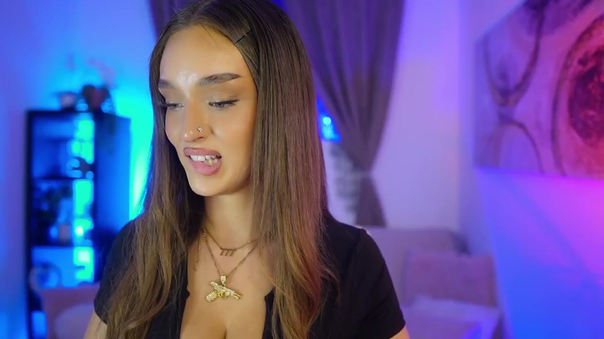 Gallery image thumbnail from Clara_Mia's myfreecams stream on, 10/02/2025, 19:52 image 10 of 20