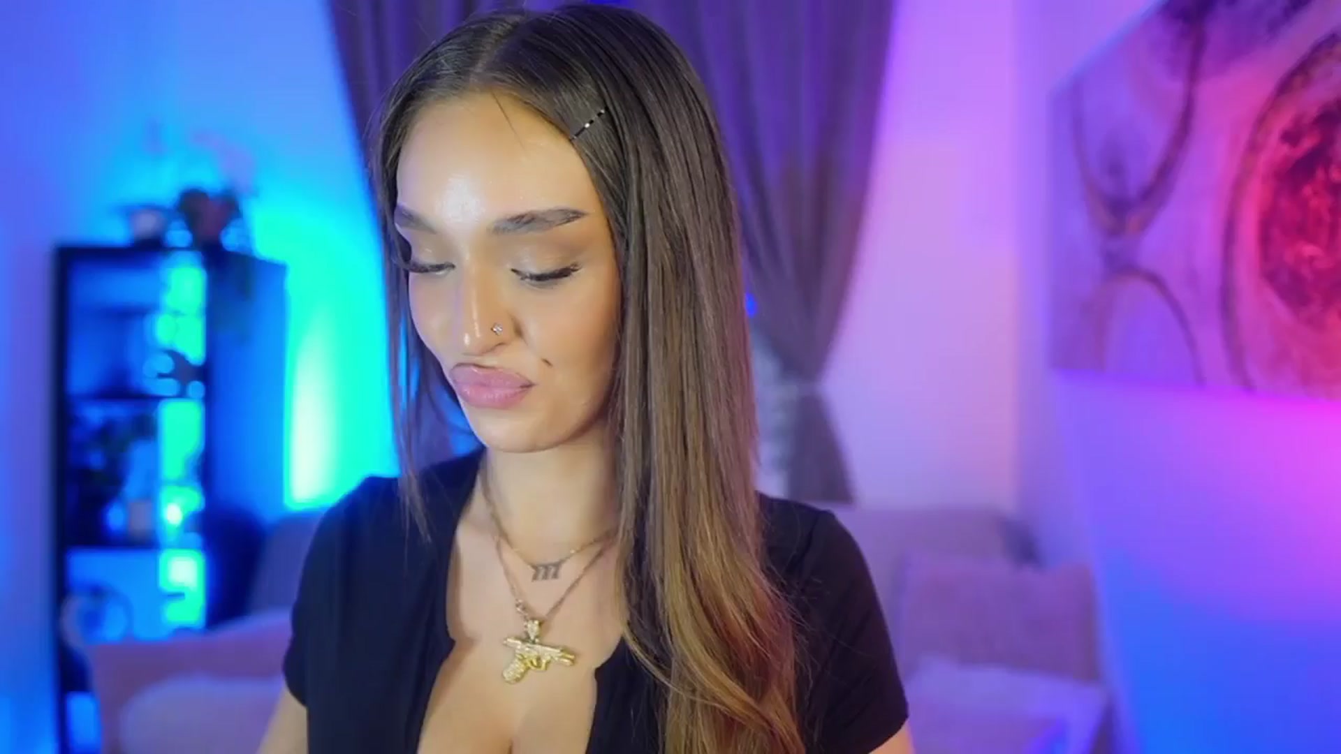 Gallery image thumbnail from Clara_Mia's myfreecams stream on, 10/02/2025, 21:08 image 4 of 20