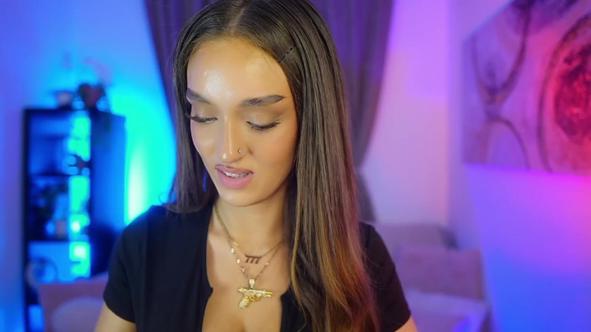 Gallery image thumbnail from Clara_Mia's myfreecams stream on, 10/02/2025, 21:08 image 15 of 20