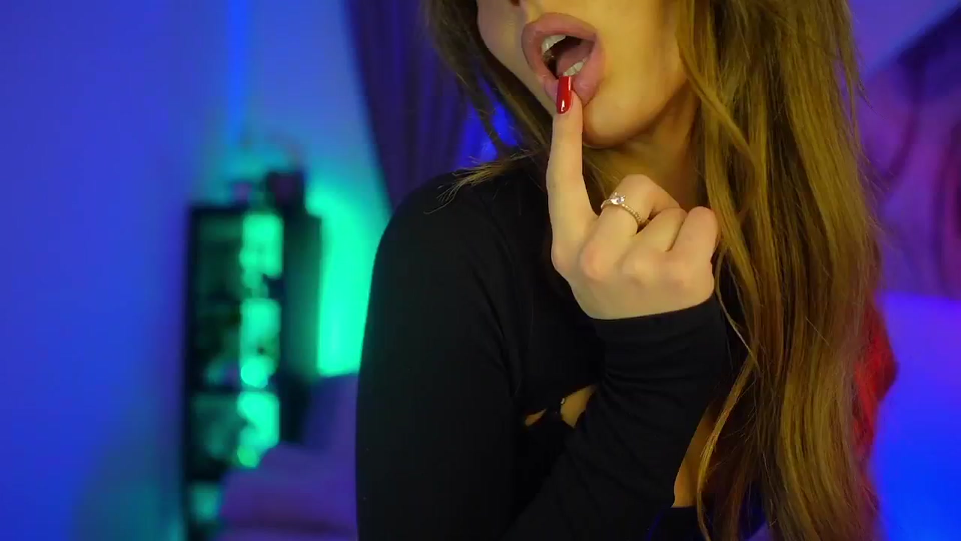 Gallery image thumbnail from Clara_Mia's myfreecams stream on, 10/21/2025, 21:06 image 13 of 20