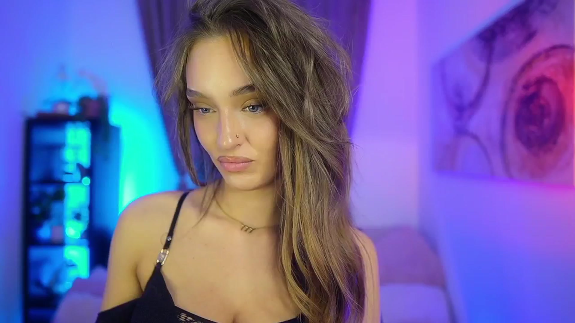 Gallery image thumbnail from Clara_Mia's myfreecams stream on, 10/28/2025, 21:01 image 10 of 20