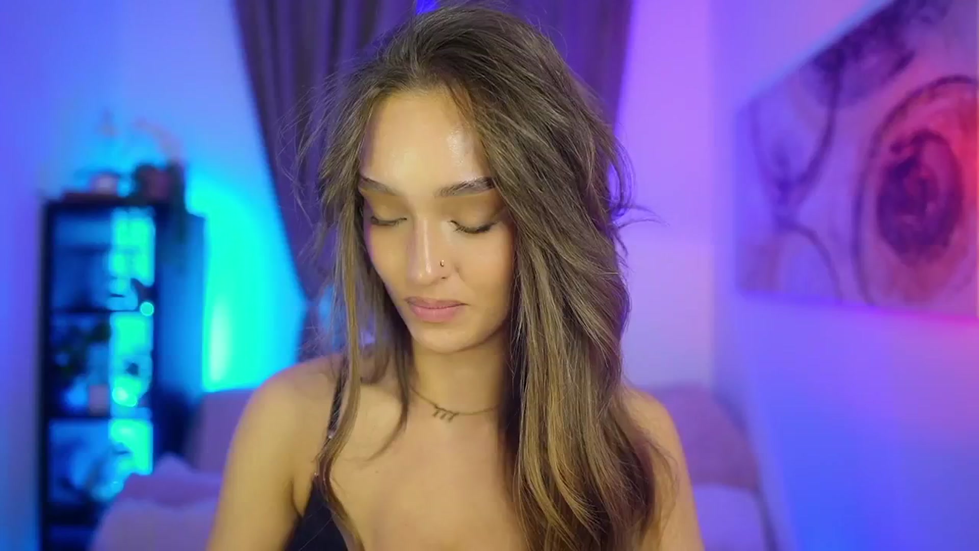 Gallery image thumbnail from Clara_Mia's myfreecams stream on, 10/28/2025, 21:01 image 13 of 20