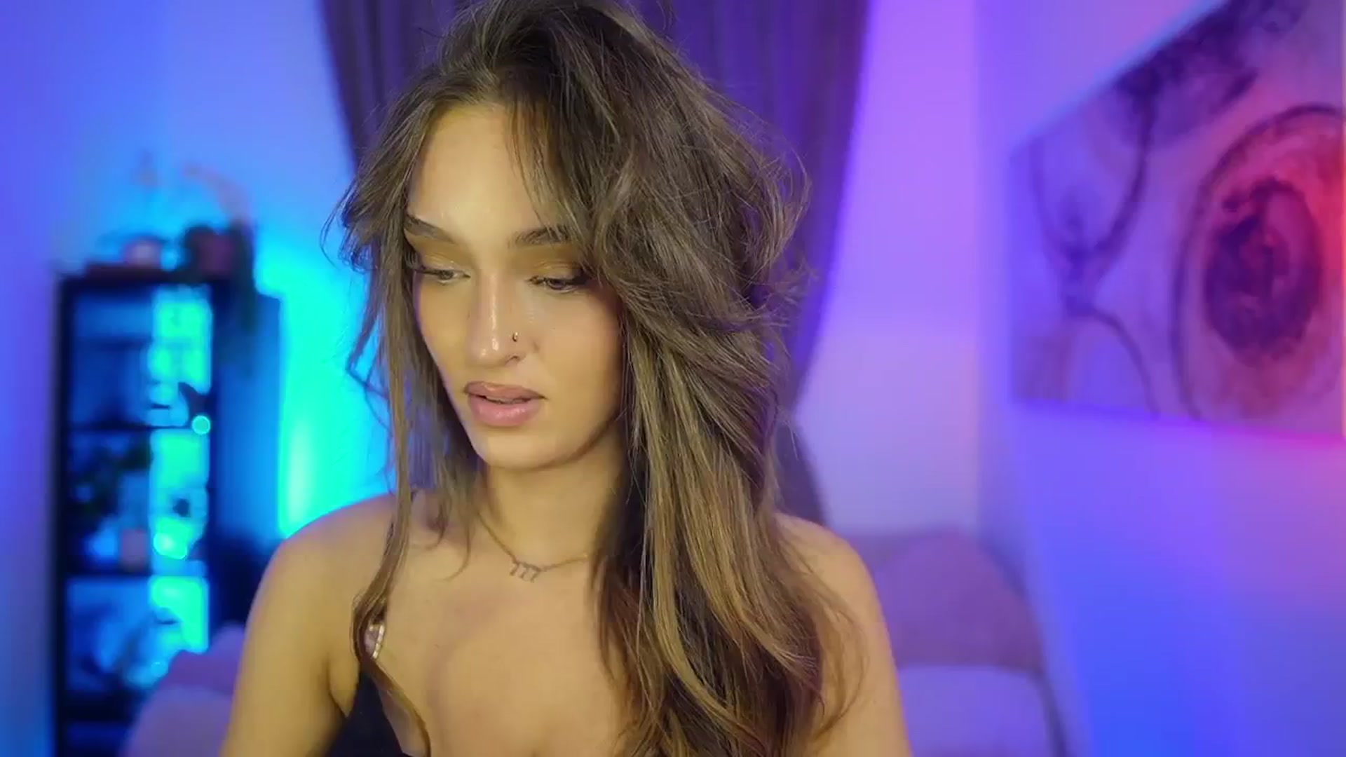 Gallery image thumbnail from Clara_Mia's myfreecams stream on, 10/28/2025, 21:01 image 12 of 20