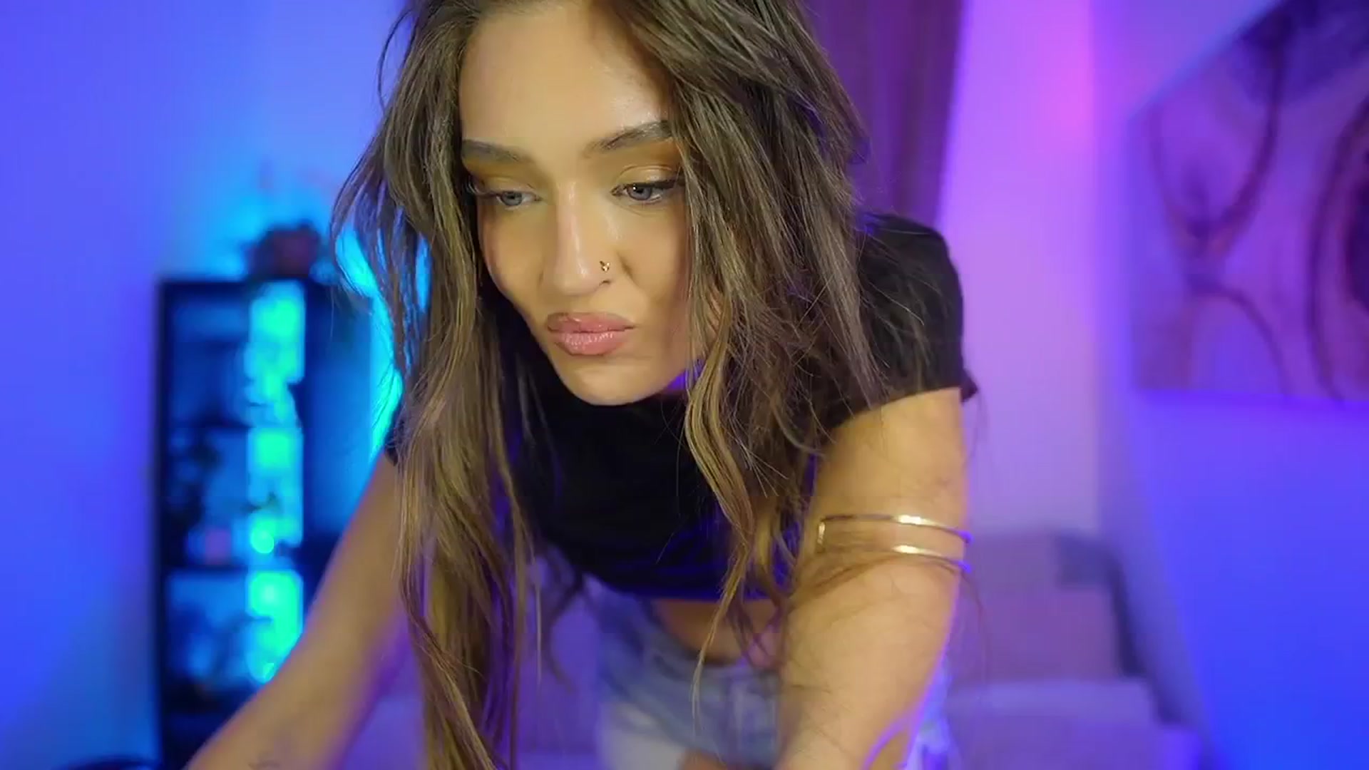 Gallery image thumbnail from Clara_Mia's myfreecams stream on, 11/04/2025, 23:27 image 2 of 20