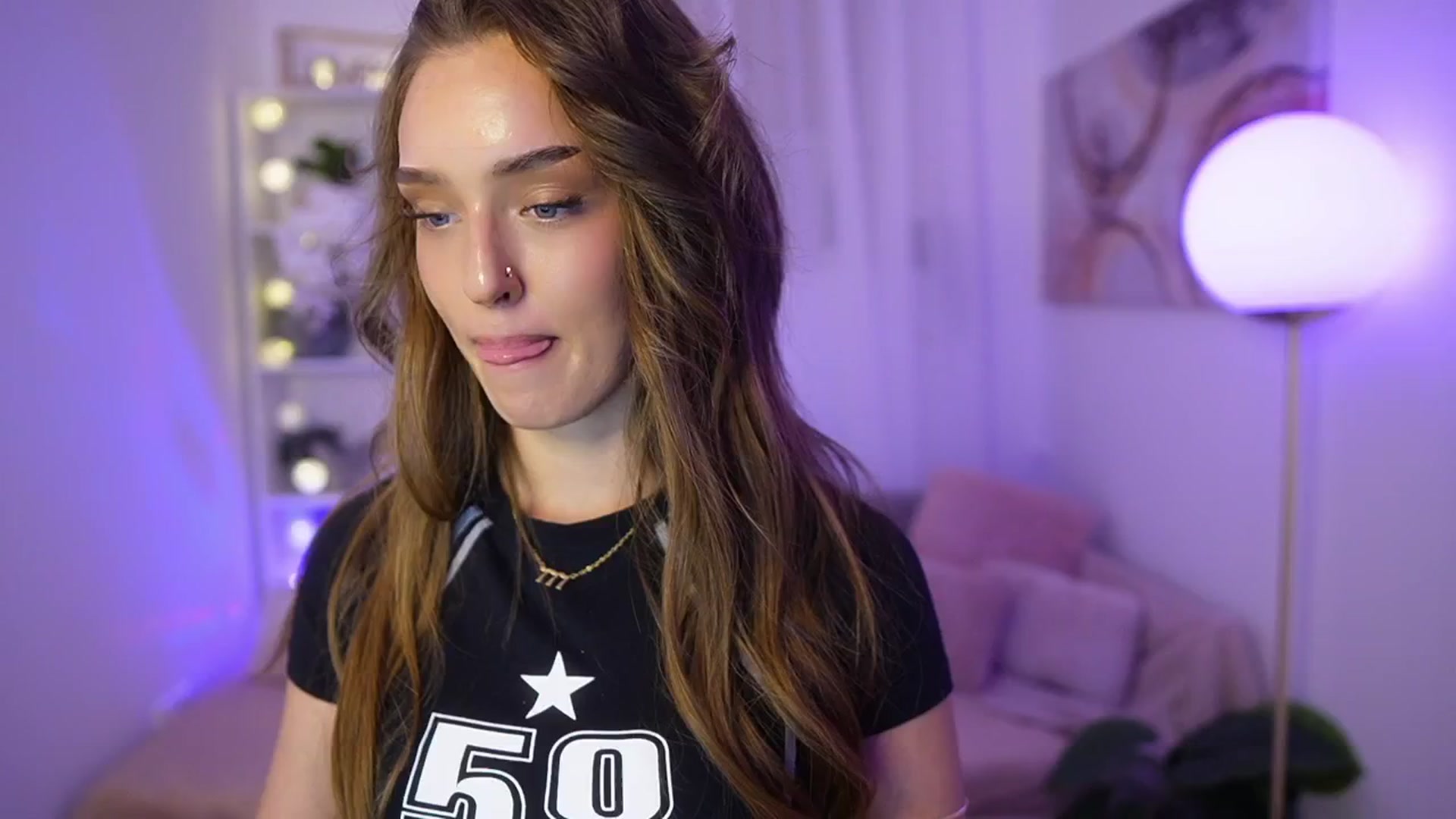 Gallery image thumbnail from Clara_Mia's myfreecams stream on, 11/21/2025, 20:49 image 8 of 20