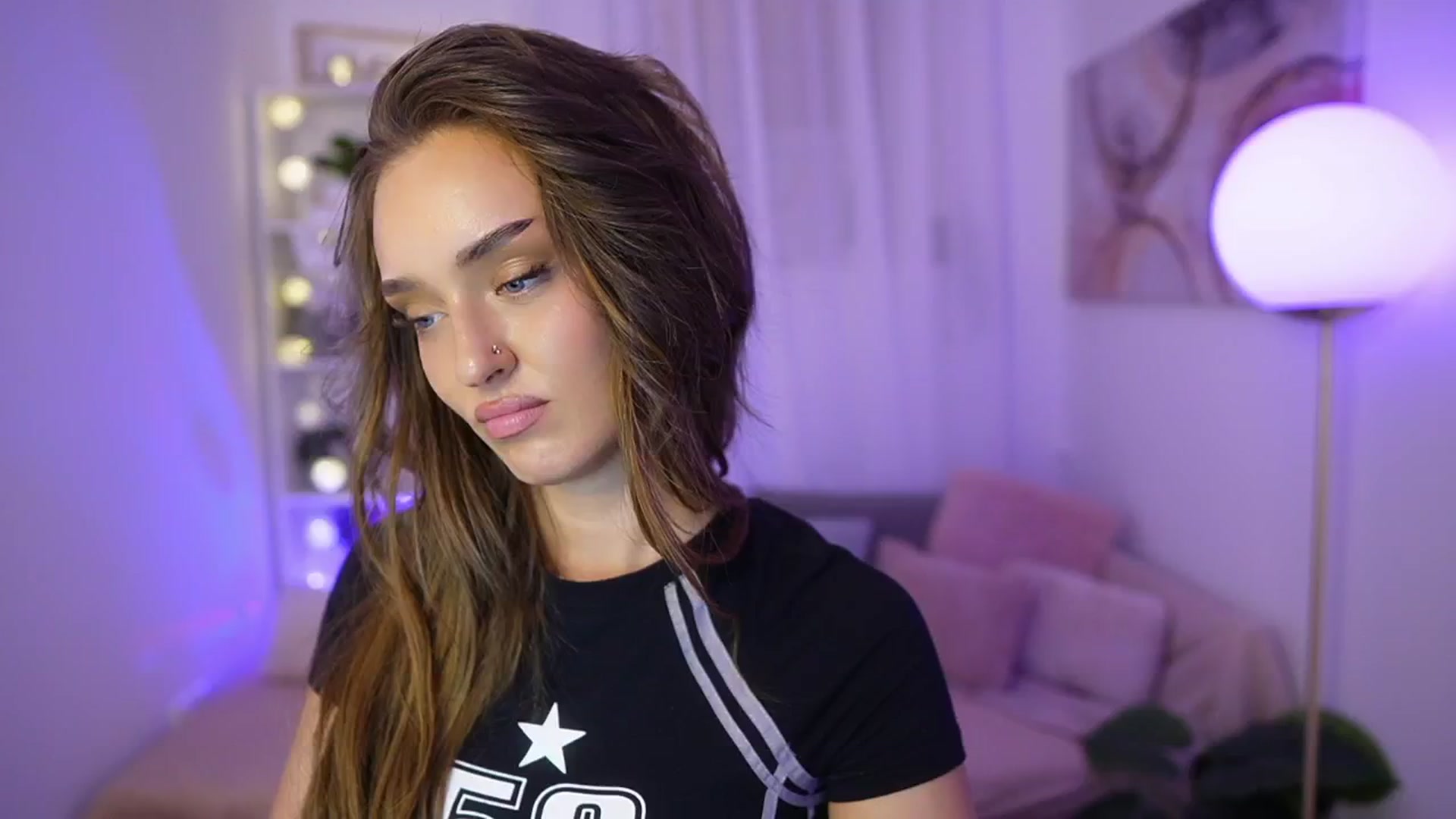 Gallery image thumbnail from Clara_Mia's myfreecams stream on, 11/21/2025, 22:19 image 15 of 20