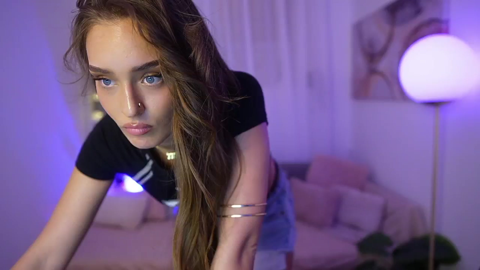 Gallery image thumbnail from Clara_Mia's myfreecams stream on, 11/21/2025, 22:19 image 2 of 20