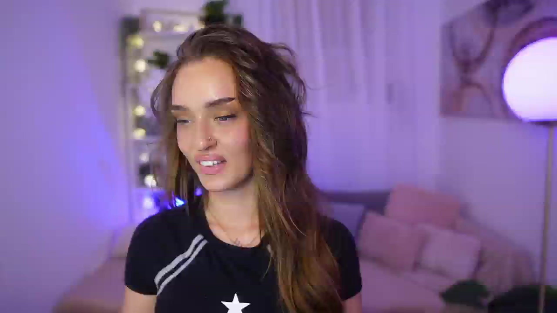 Gallery image thumbnail from Clara_Mia's myfreecams stream on, 11/21/2025, 23:50 image 3 of 20