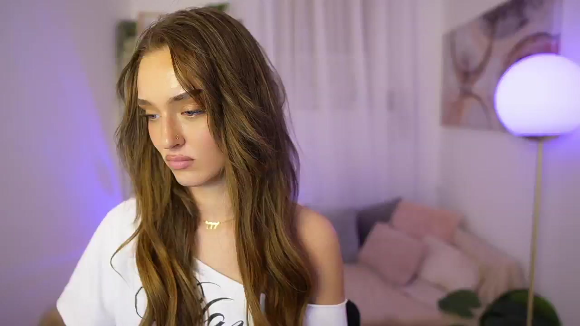 Gallery image thumbnail from Clara_Mia's myfreecams stream on, 11/24/2025, 01:49 image 20 of 20
