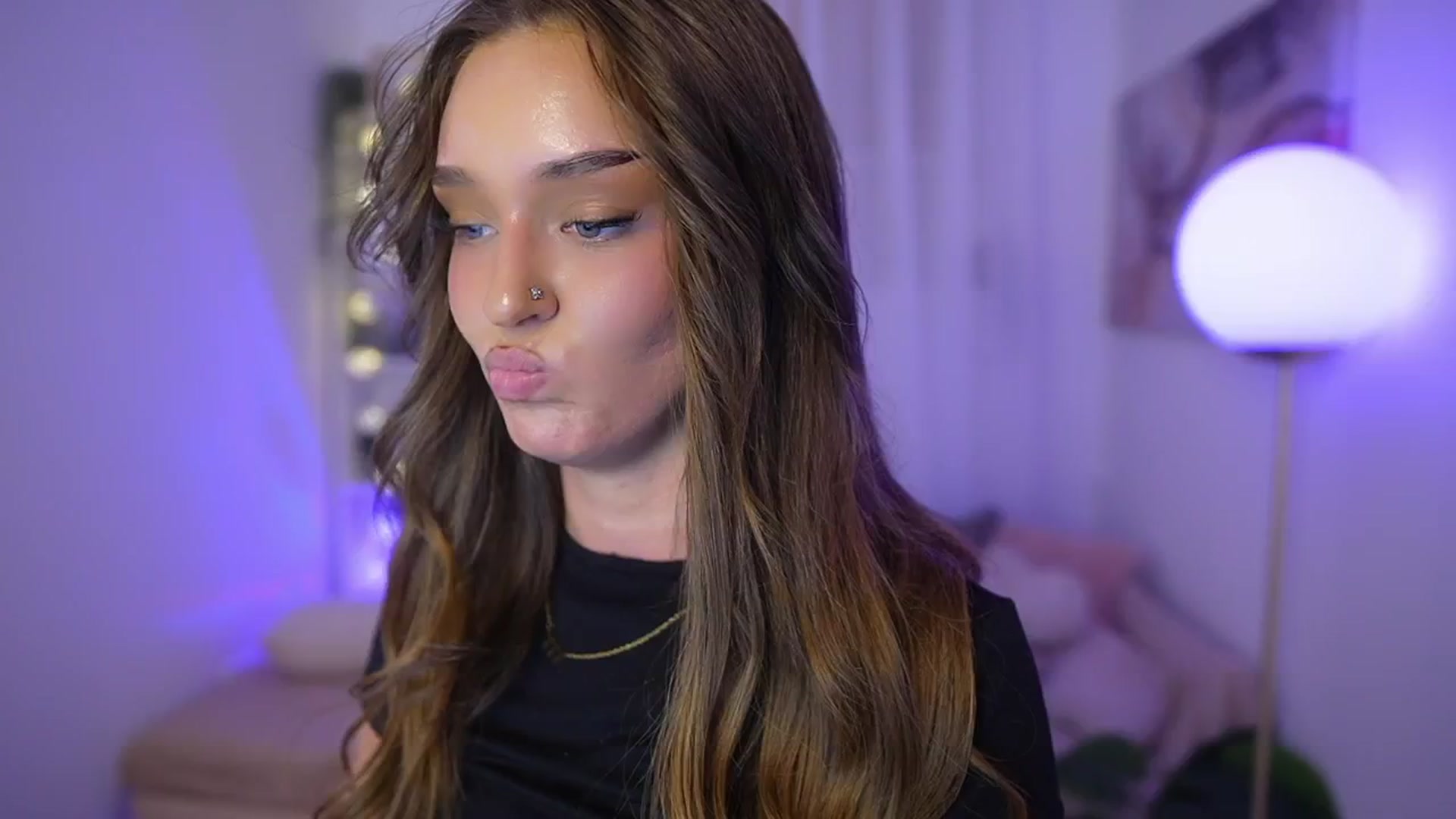 Gallery image thumbnail from Clara_Mia's myfreecams stream on, 11/30/2025, 21:36 image 8 of 20