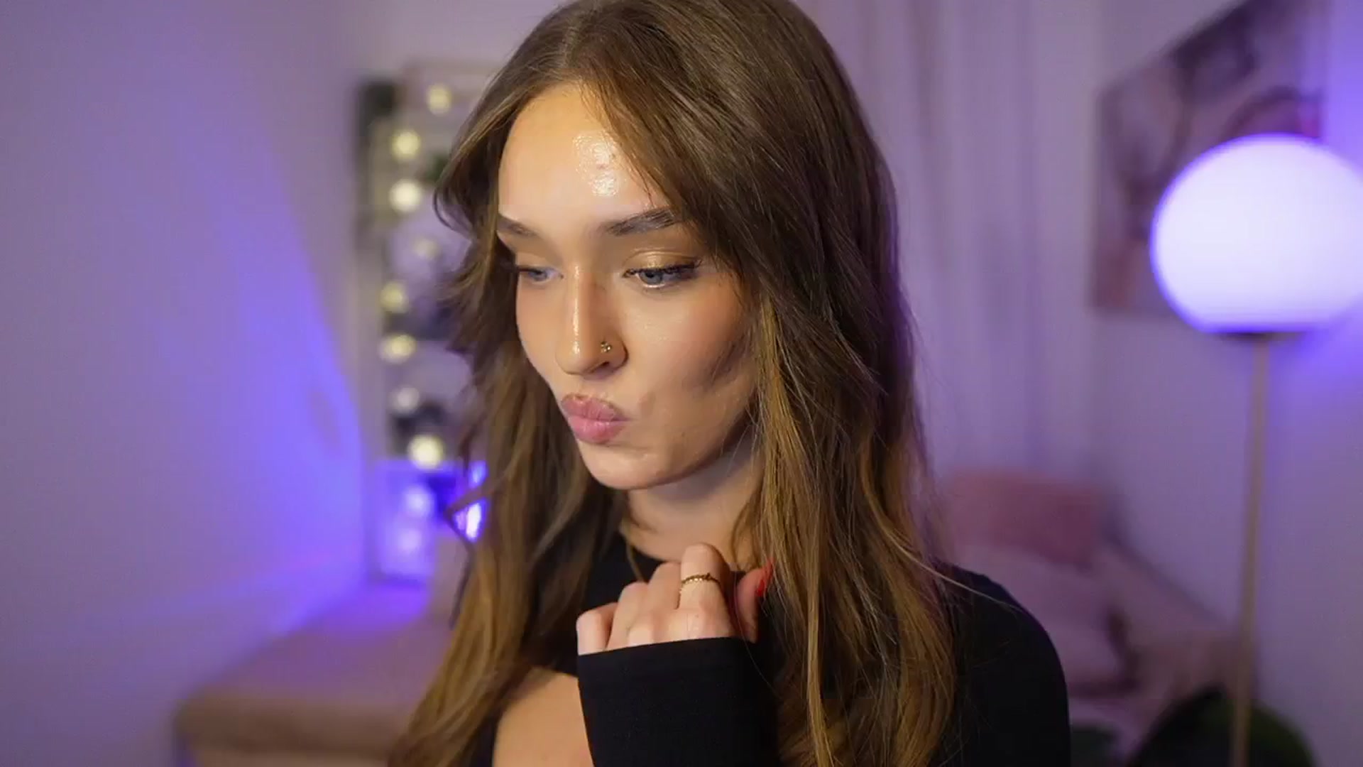 Gallery image thumbnail from Clara_Mia's myfreecams stream on, 12/01/2025, 20:57 image 4 of 20