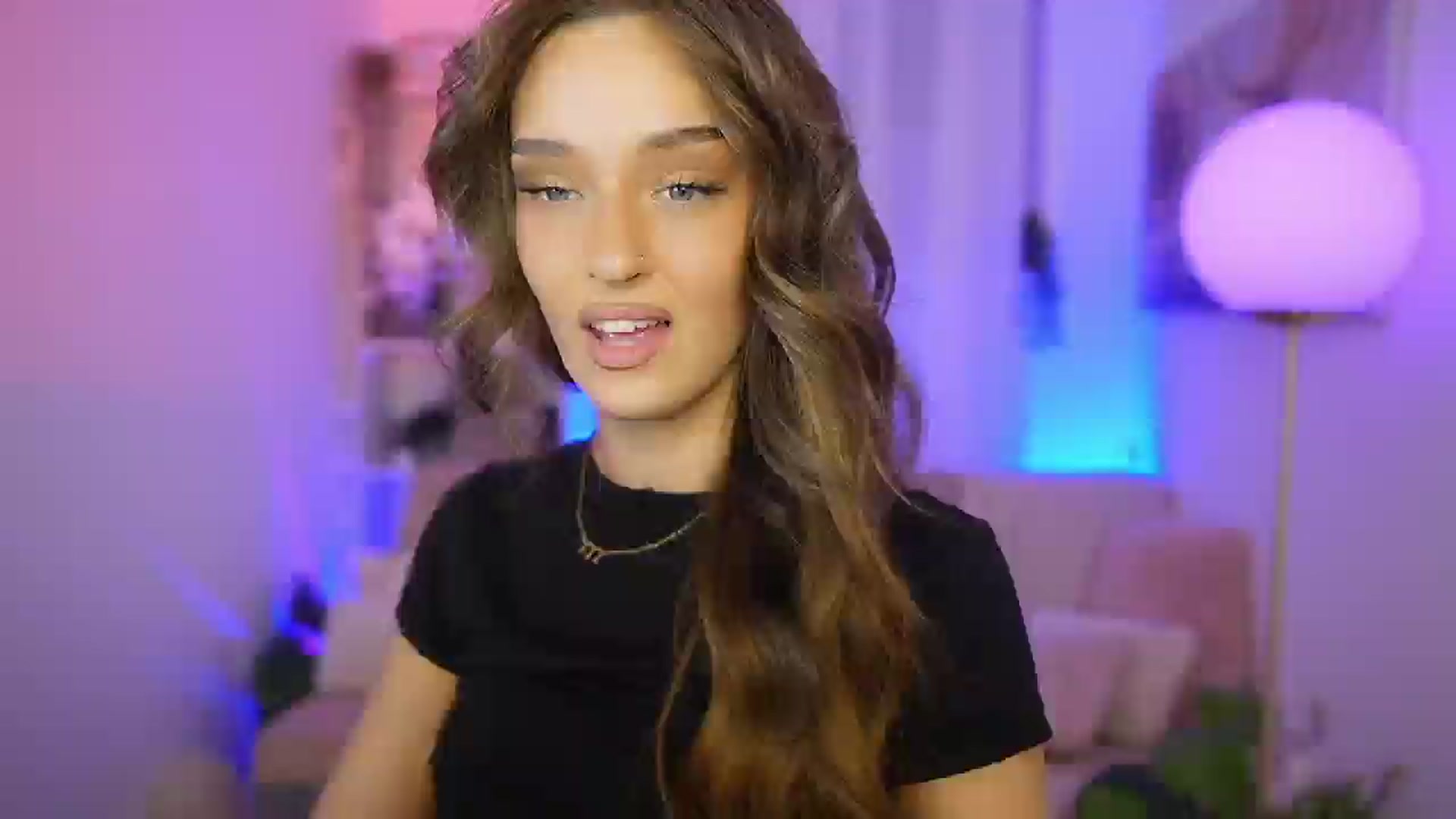 Gallery image thumbnail from Clara_Mia's myfreecams stream on, 12/19/2025, 23:13 image 11 of 20