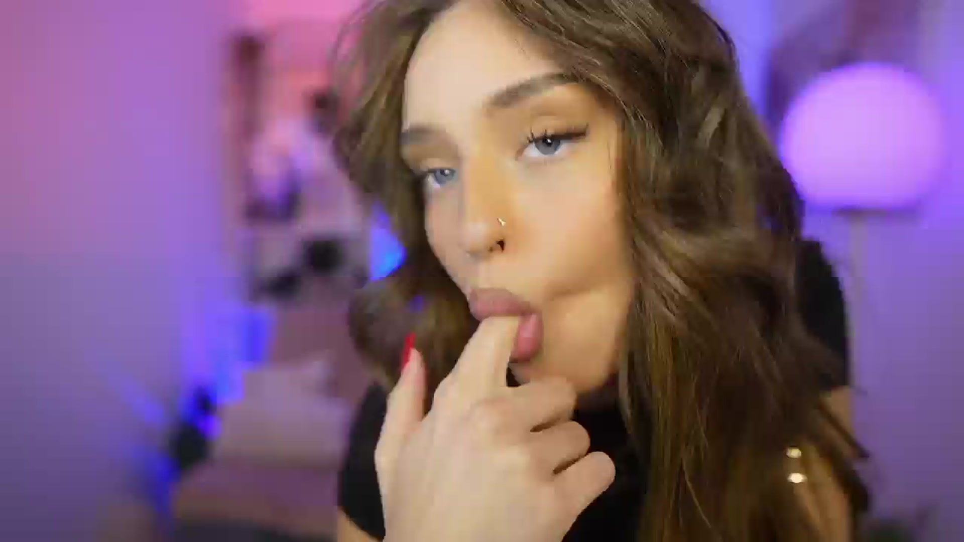 Gallery image thumbnail from Clara_Mia's myfreecams stream on, 12/19/2025, 23:13 image 3 of 20