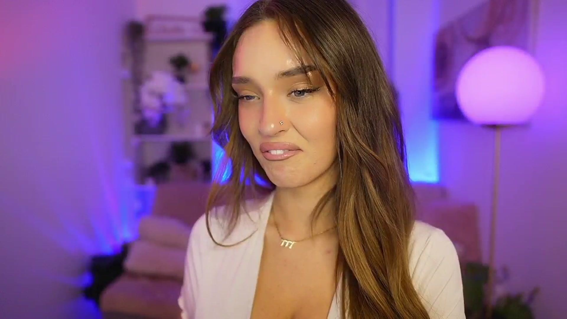 Gallery image thumbnail from Clara_Mia's myfreecams stream on, 12/21/2025, 23:46 image 16 of 20