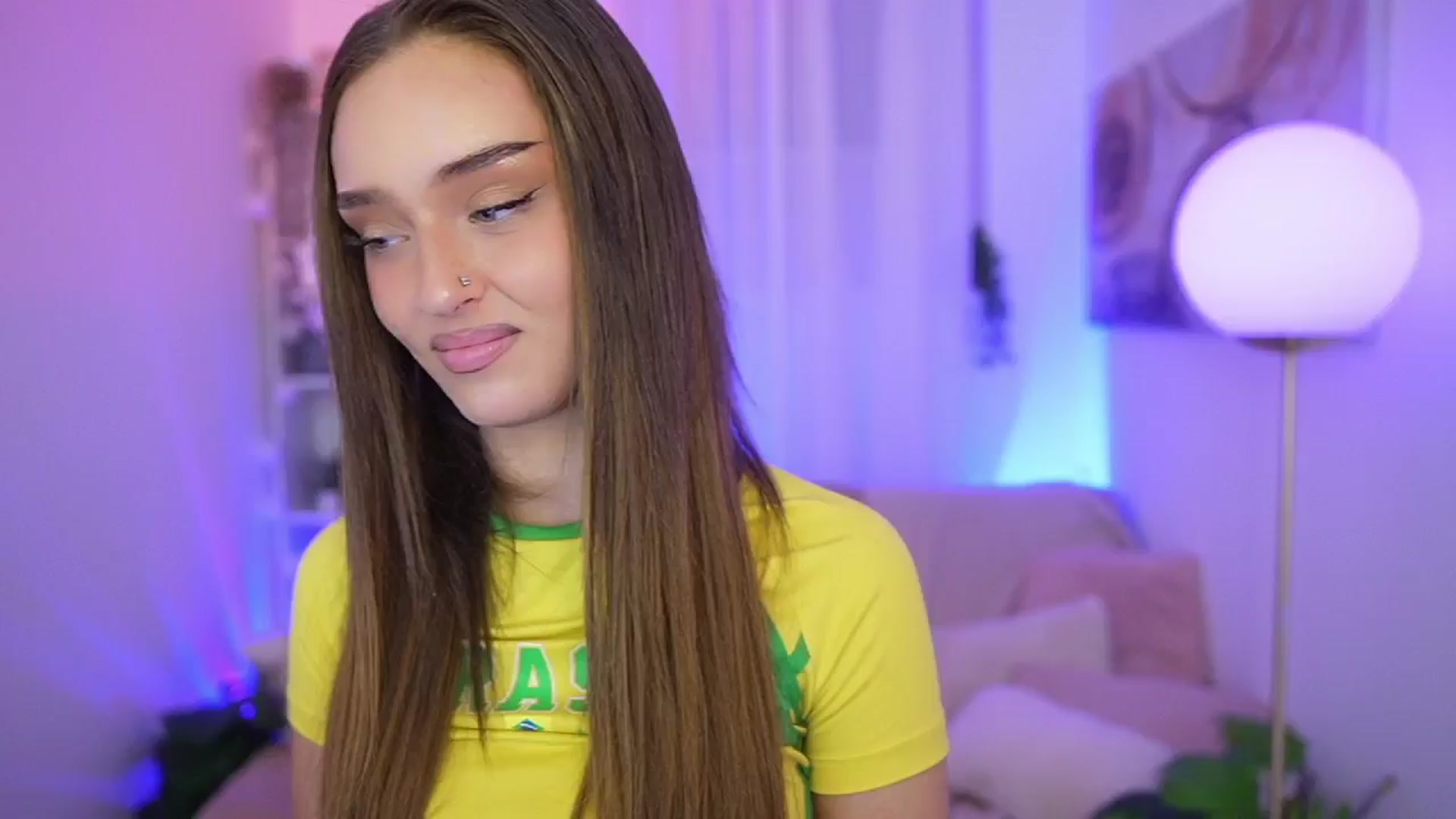 Gallery image thumbnail from Clara_Mia's myfreecams stream on, 12/29/2025, 20:44 image 6 of 20