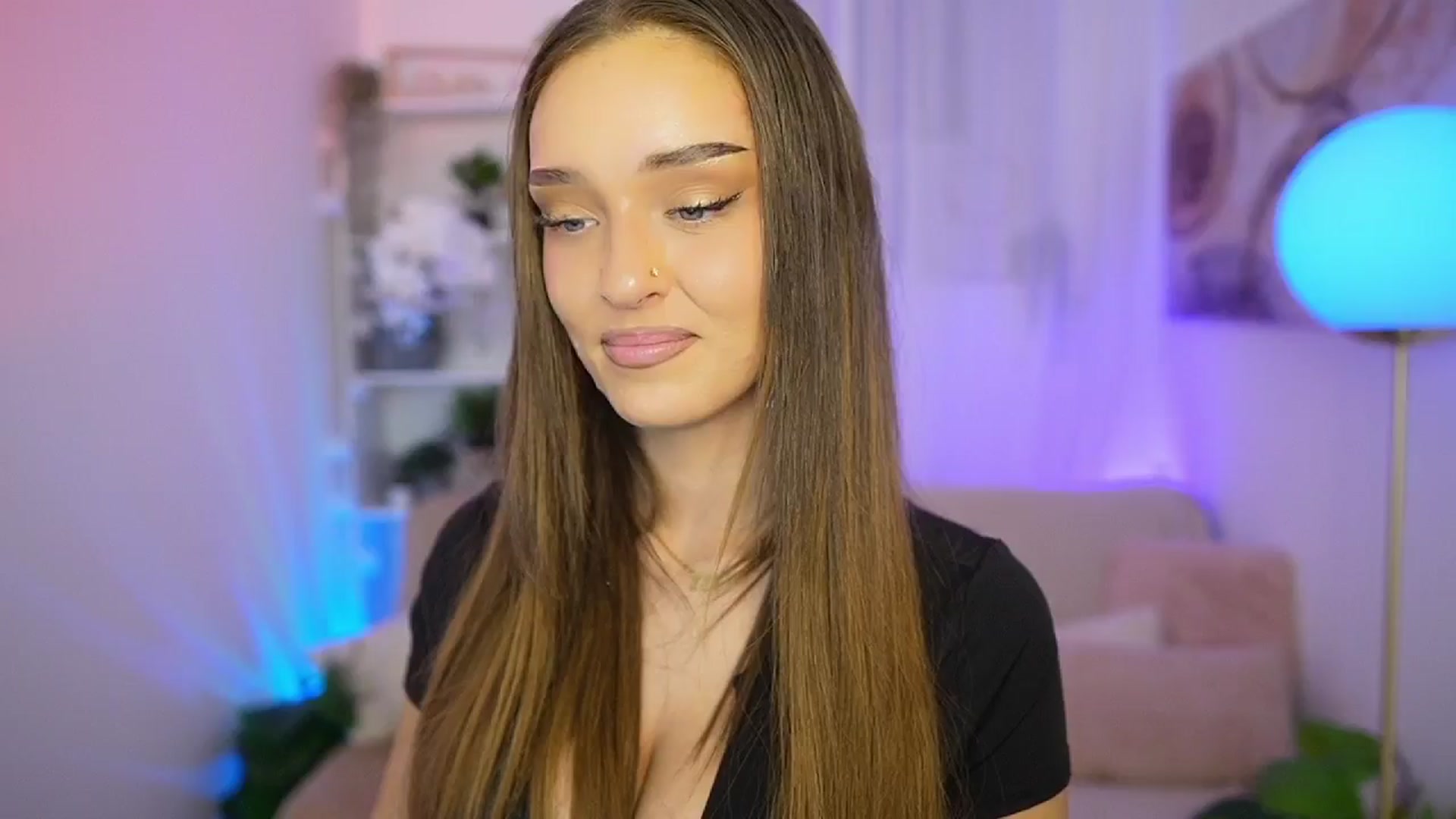 Gallery image thumbnail from Clara_Mia's myfreecams stream on, 12/30/2025, 19:51 image 17 of 20