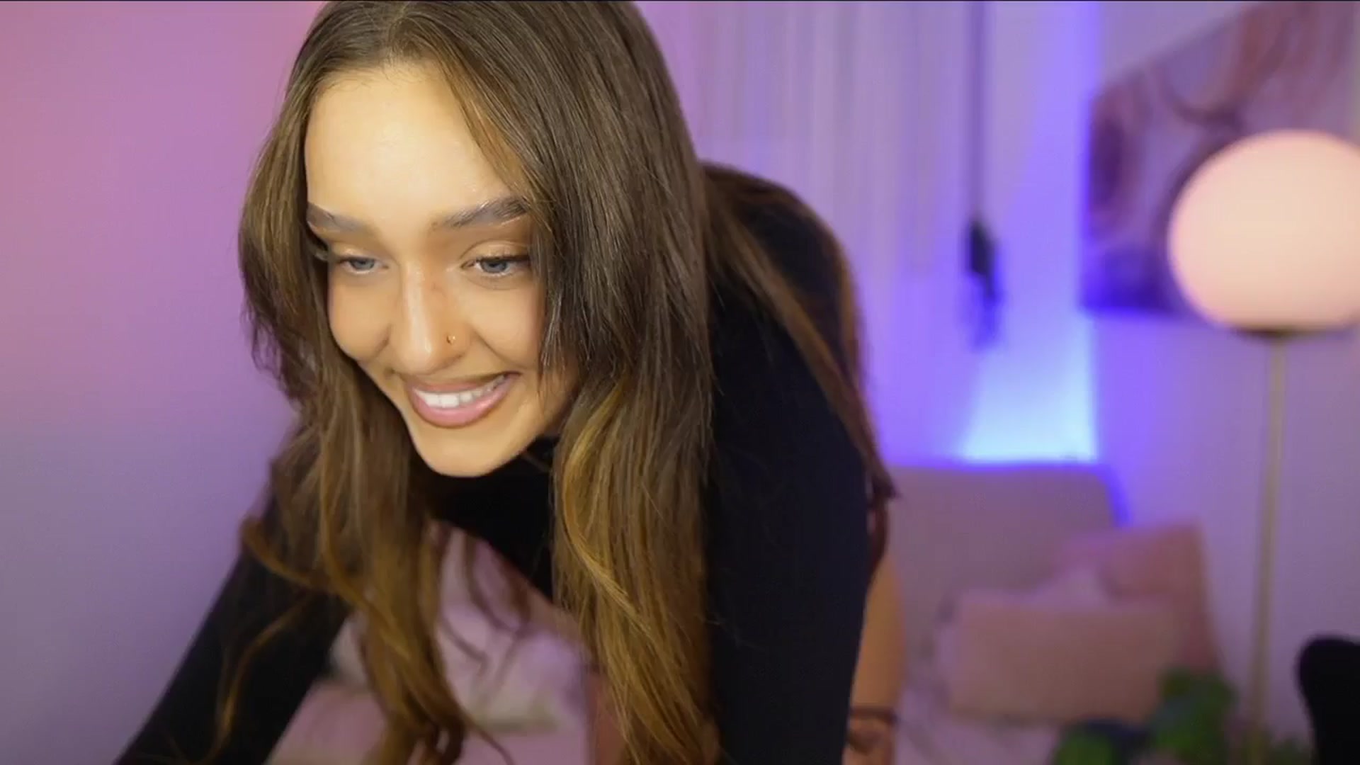 Gallery image thumbnail from Clara_Mia's myfreecams stream on, 01/16/2026, 20:20 image 20 of 20