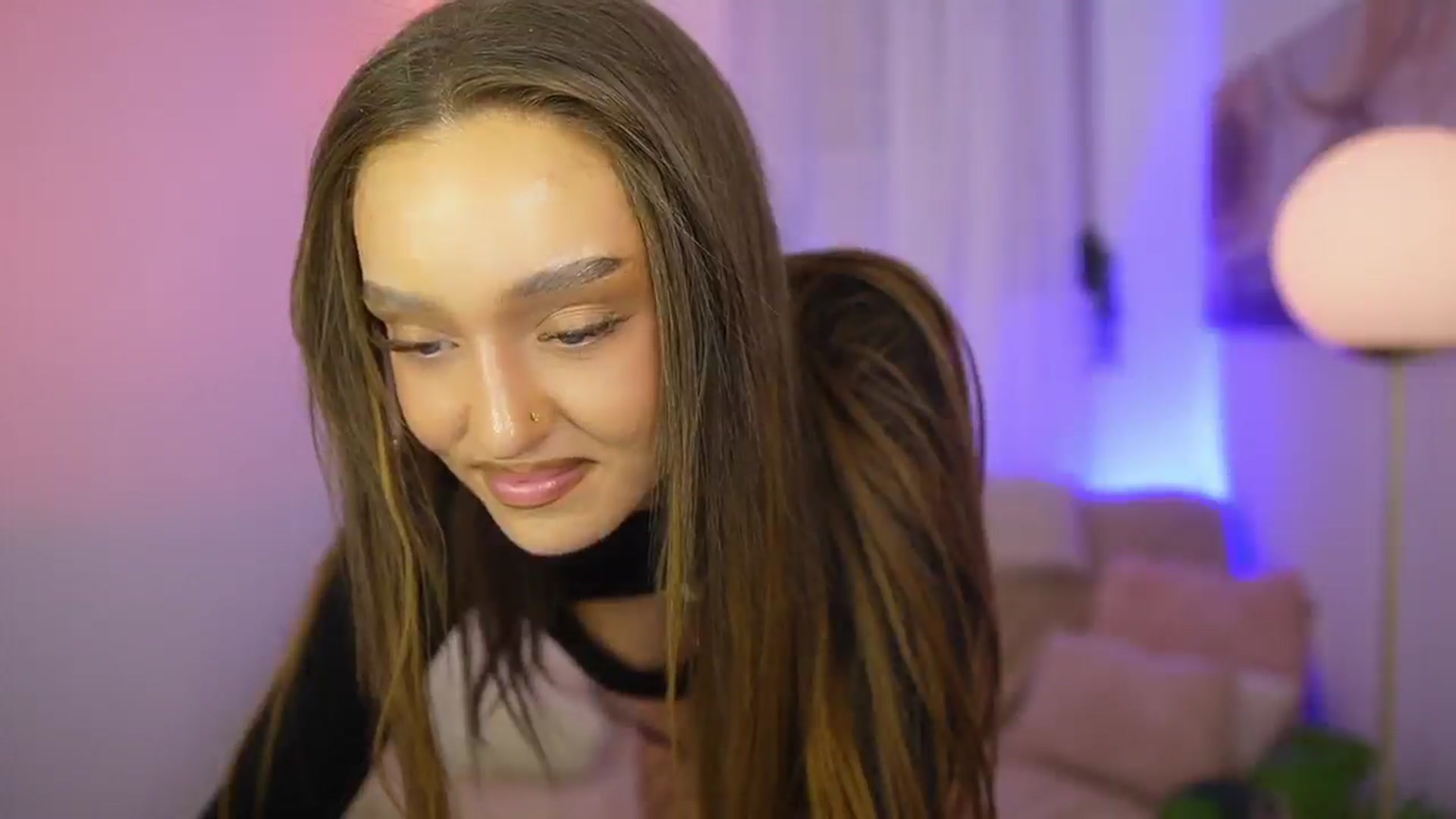 Gallery image thumbnail from Clara_Mia's myfreecams stream on, 01/26/2026, 20:34 image 18 of 20