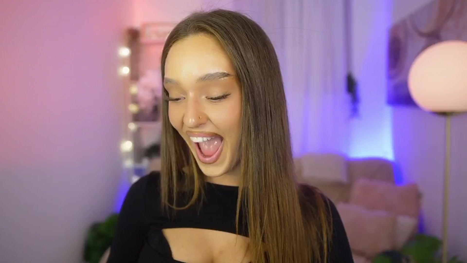 Gallery image thumbnail from Clara_Mia's myfreecams stream on, 01/26/2026, 20:34 image 10 of 20