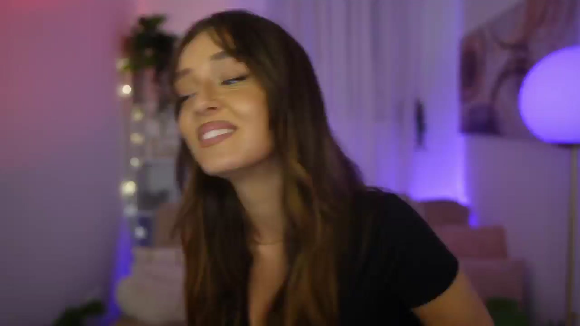 Gallery image thumbnail from Clara_Mia's myfreecams stream on, 02/13/2026, 24:05 image 19 of 20