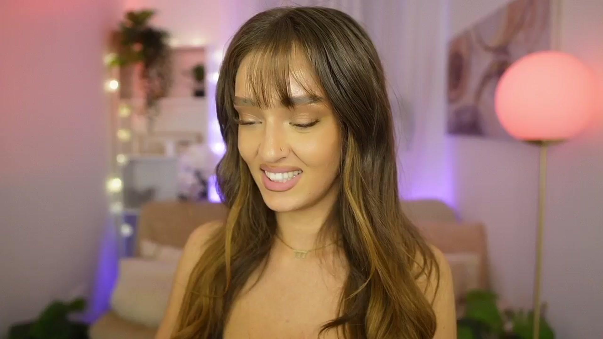 Gallery image thumbnail from Clara_Mia's myfreecams stream on, 02/16/2026, 22:05 image 17 of 20