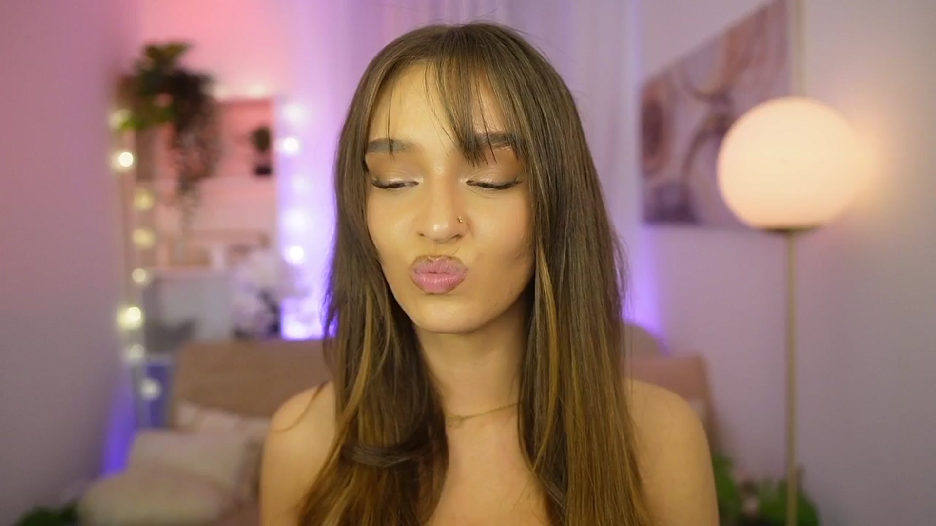 Gallery image thumbnail from Clara_Mia's myfreecams stream on, 02/18/2026, 21:22 image 4 of 20