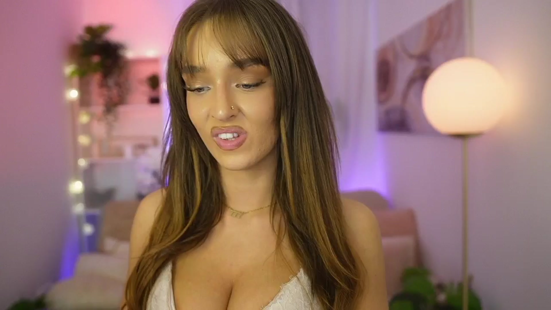 Gallery image thumbnail from Clara_Mia's myfreecams stream on, 02/18/2026, 21:22 image 12 of 20