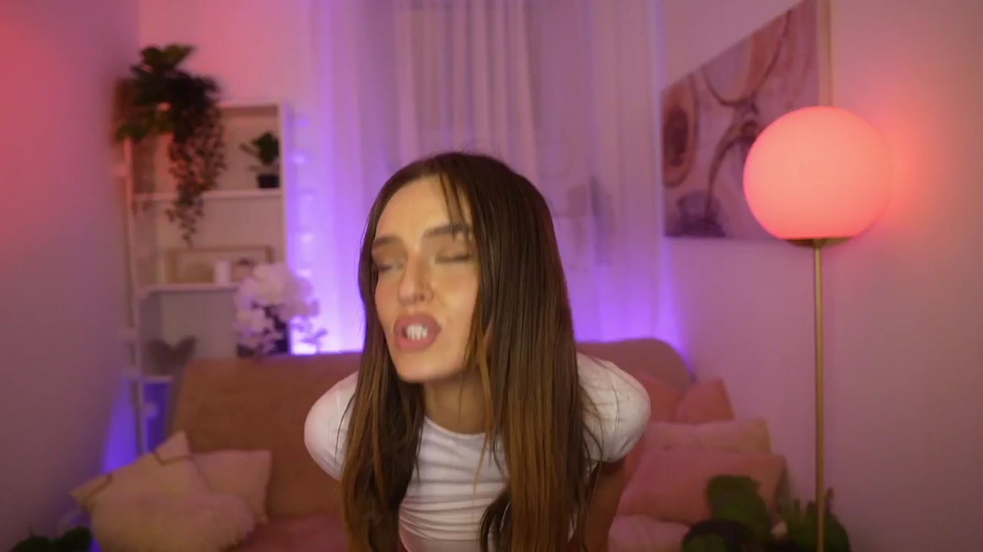 Gallery image thumbnail from Clara_Mia's myfreecams stream on, 02/19/2026, 21:34 image 2 of 20