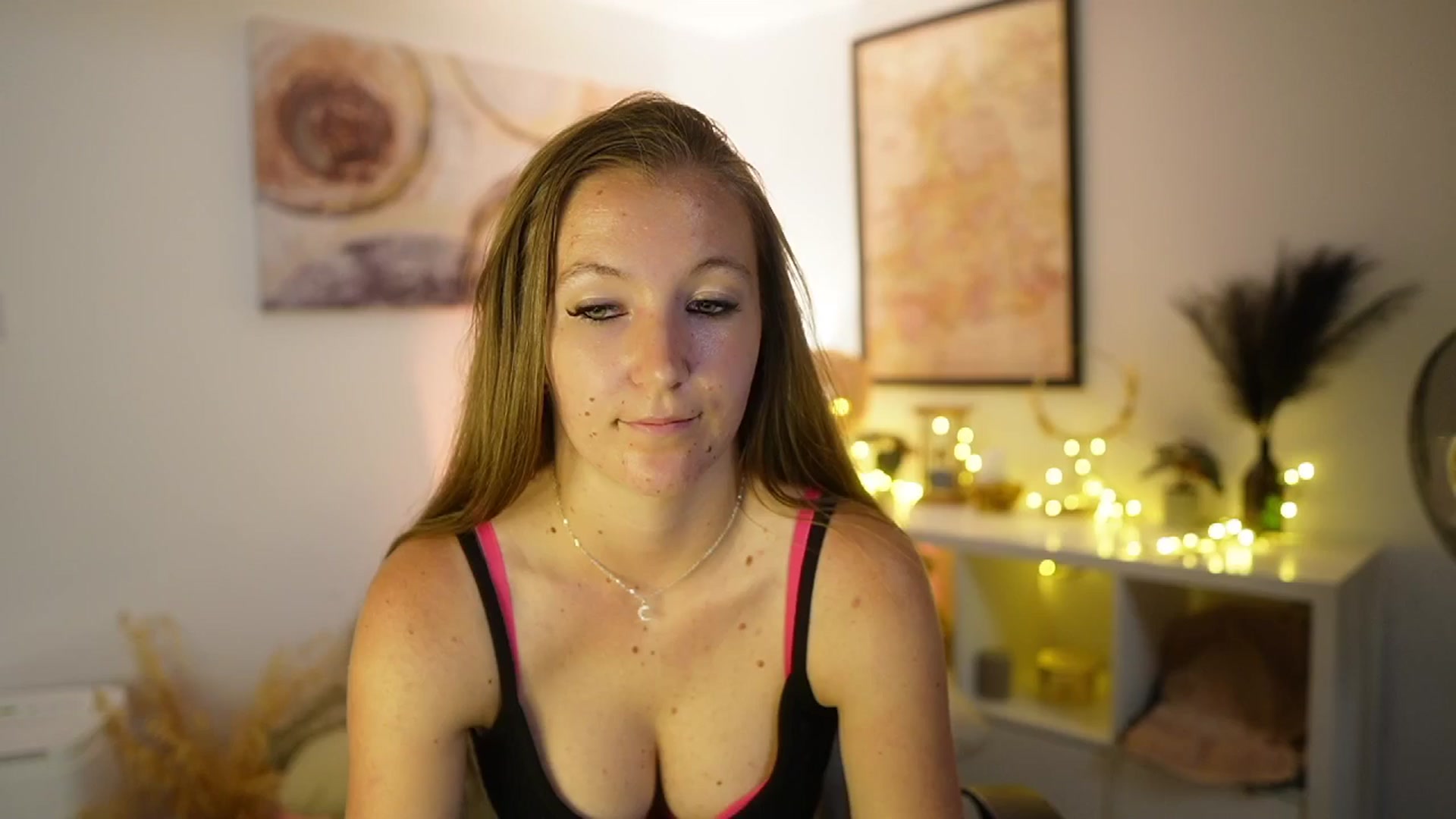 Gallery image thumbnail from Clarra_Sweet's myfreecams stream on, 06/22/2025, 16:05 image 20 of 20