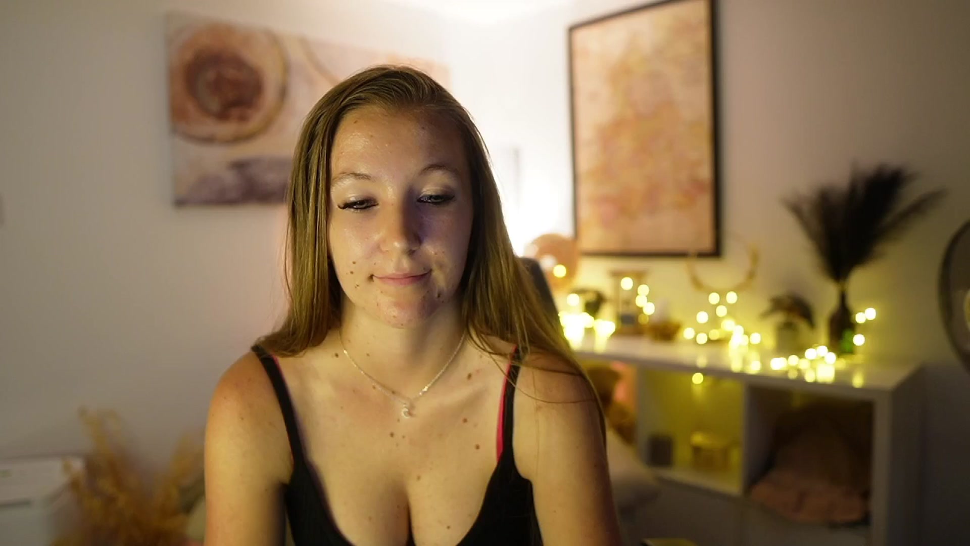 Gallery image thumbnail from Clarra_Sweet's myfreecams stream on, 06/22/2025, 18:01 image 9 of 20