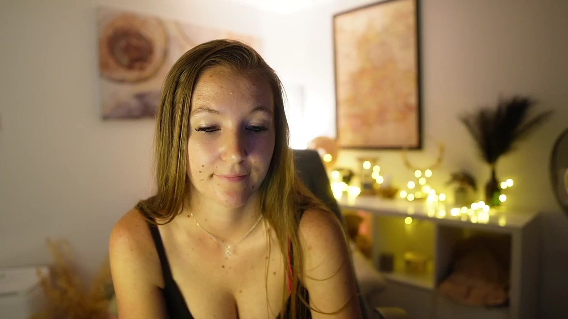 Gallery image thumbnail from Clarra_Sweet's myfreecams stream on, 06/22/2025, 18:01 image 20 of 20