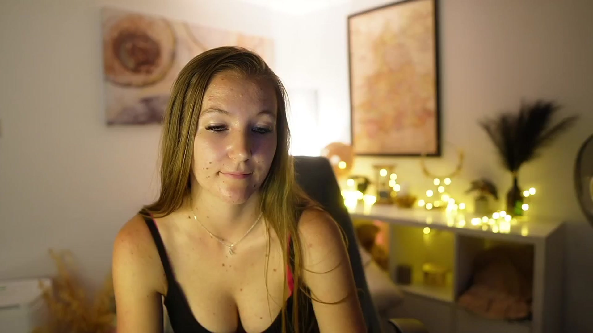 Gallery image thumbnail from Clarra_Sweet's myfreecams stream on, 06/22/2025, 18:01 image 19 of 20