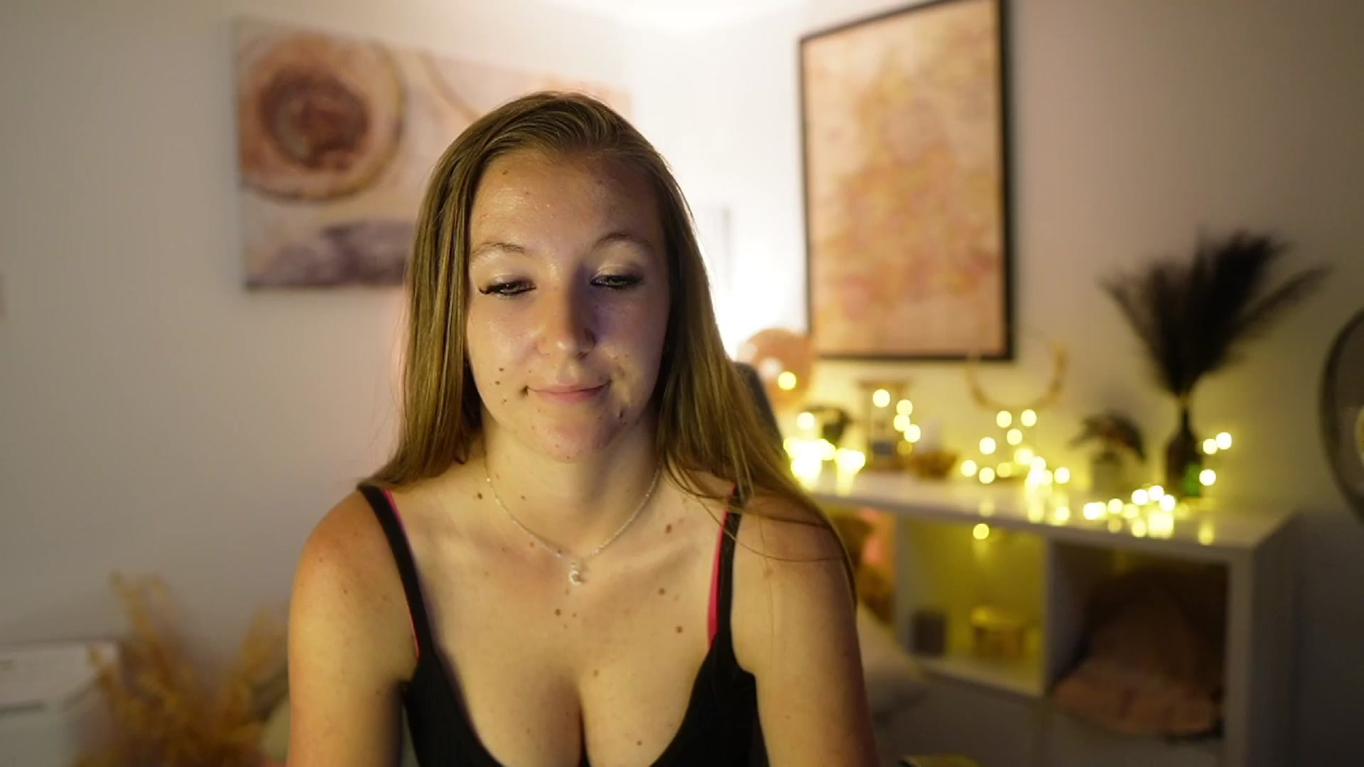 Gallery image thumbnail from Clarra_Sweet's myfreecams stream on, 06/22/2025, 18:01 image 8 of 20