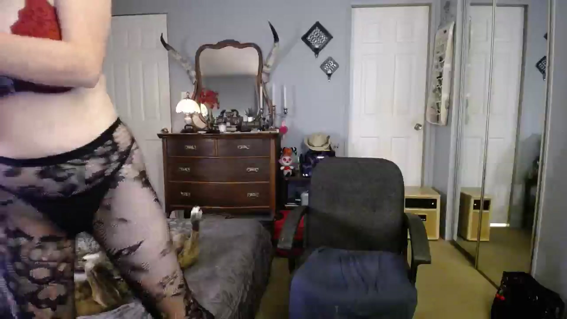 Gallery image thumbnail from Classic_Daisy's myfreecams stream on, 10/16/2024, 01:24 image 15 of 20