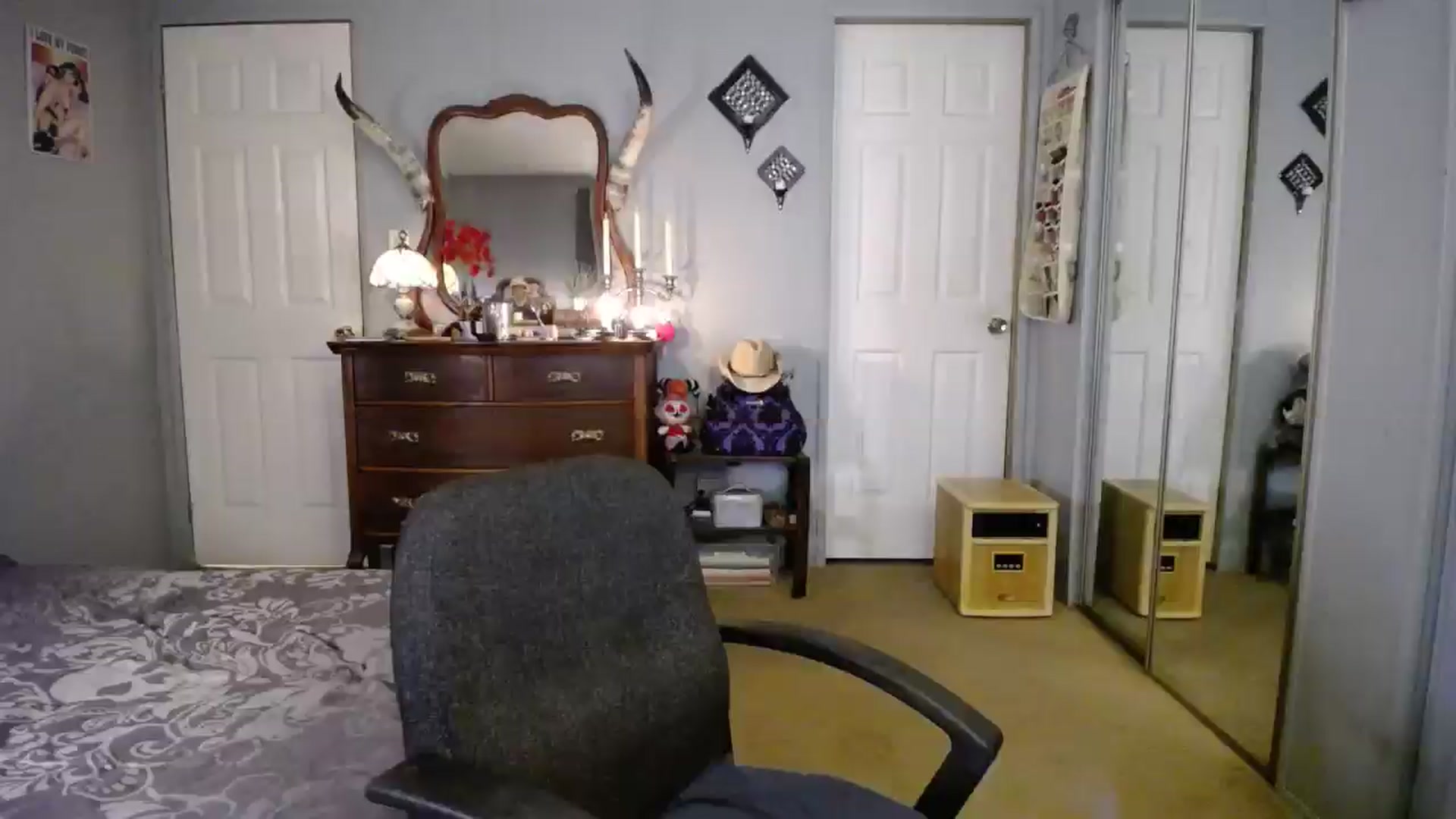 Gallery image thumbnail from Classic_Daisy's myfreecams stream on, 10/29/2024, 24:06 image 17 of 20