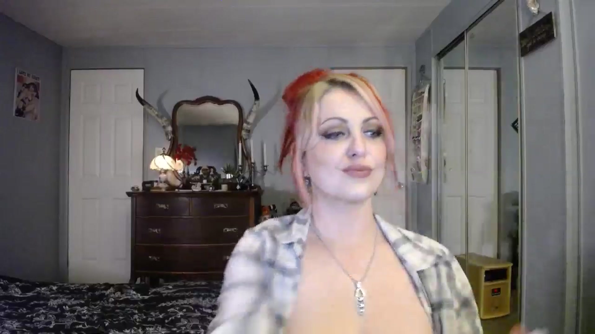 Gallery image thumbnail from Classic_Daisy's myfreecams stream on, 12/16/2024, 23:01 image 19 of 20