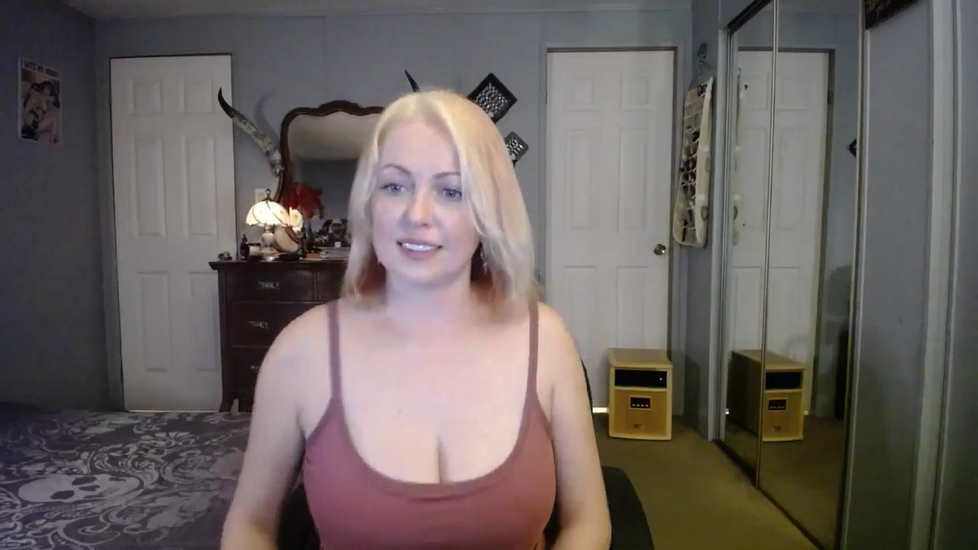 Gallery image thumbnail from Classic_Daisy's myfreecams stream on, 12/31/2024, 01:09 image 13 of 20