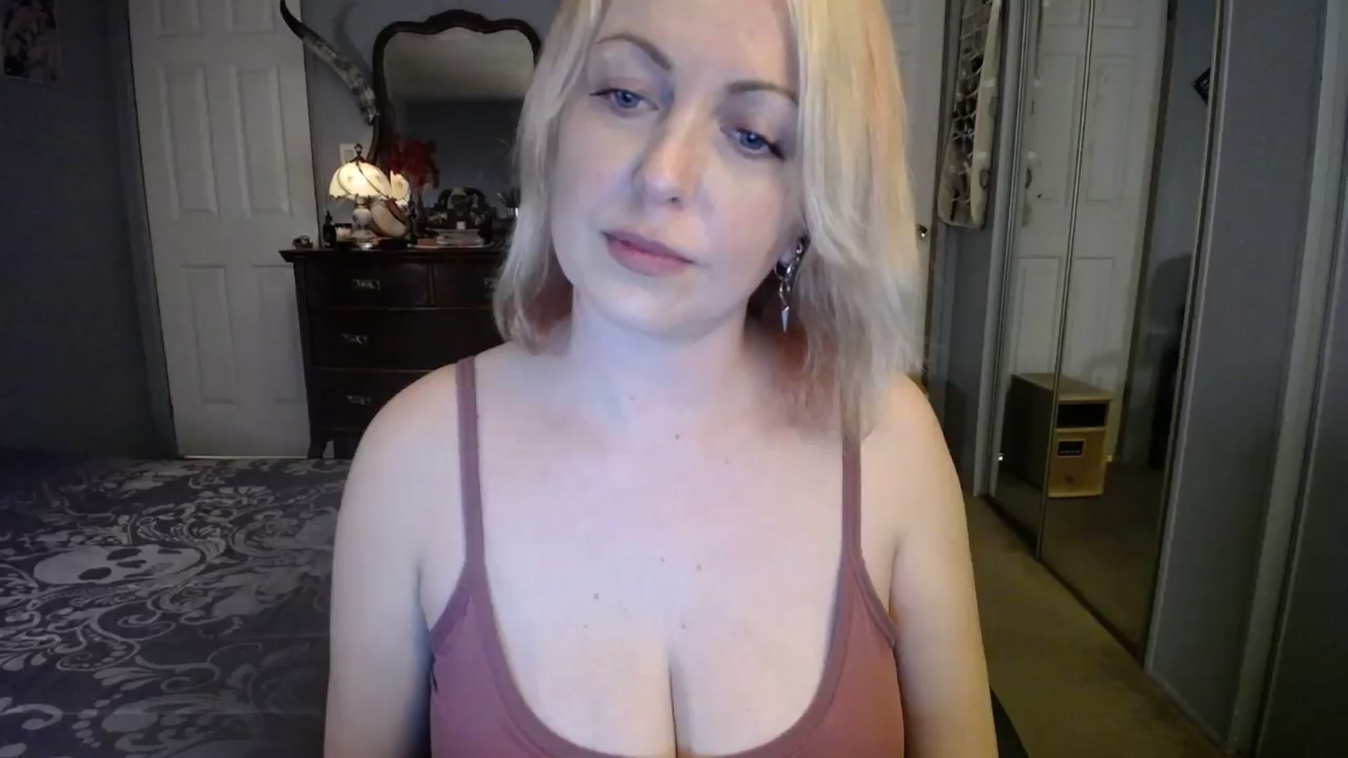 Gallery image thumbnail from Classic_Daisy's myfreecams stream on, 12/31/2024, 01:09 image 7 of 20