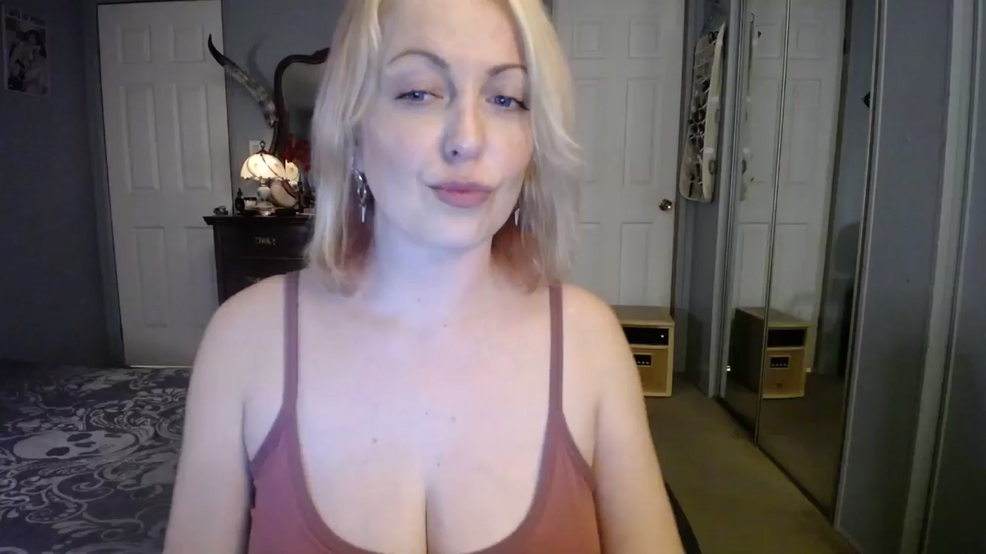 Gallery image thumbnail from Classic_Daisy's myfreecams stream on, 12/31/2024, 01:09 image 1 of 20