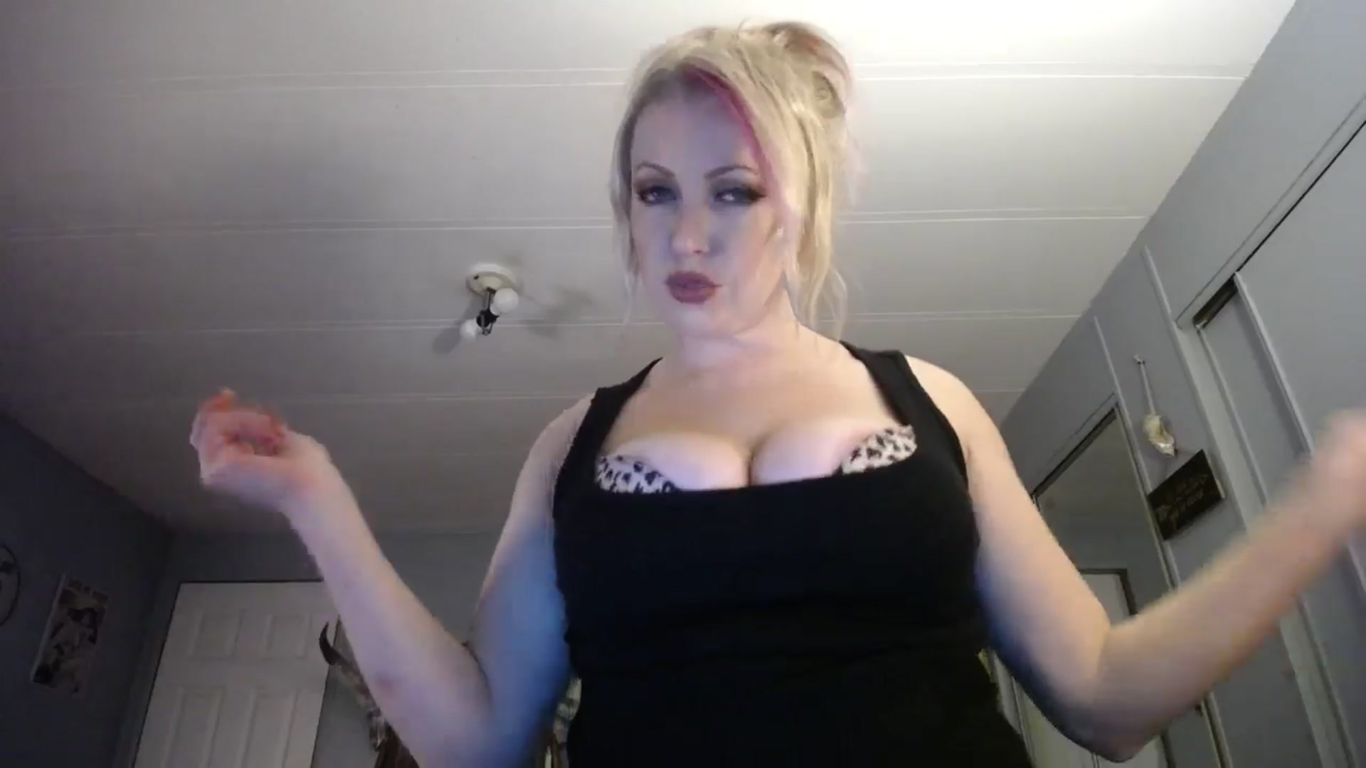 Gallery image thumbnail from Classic_Daisy's myfreecams stream on, 01/08/2025, 02:07 image 12 of 20