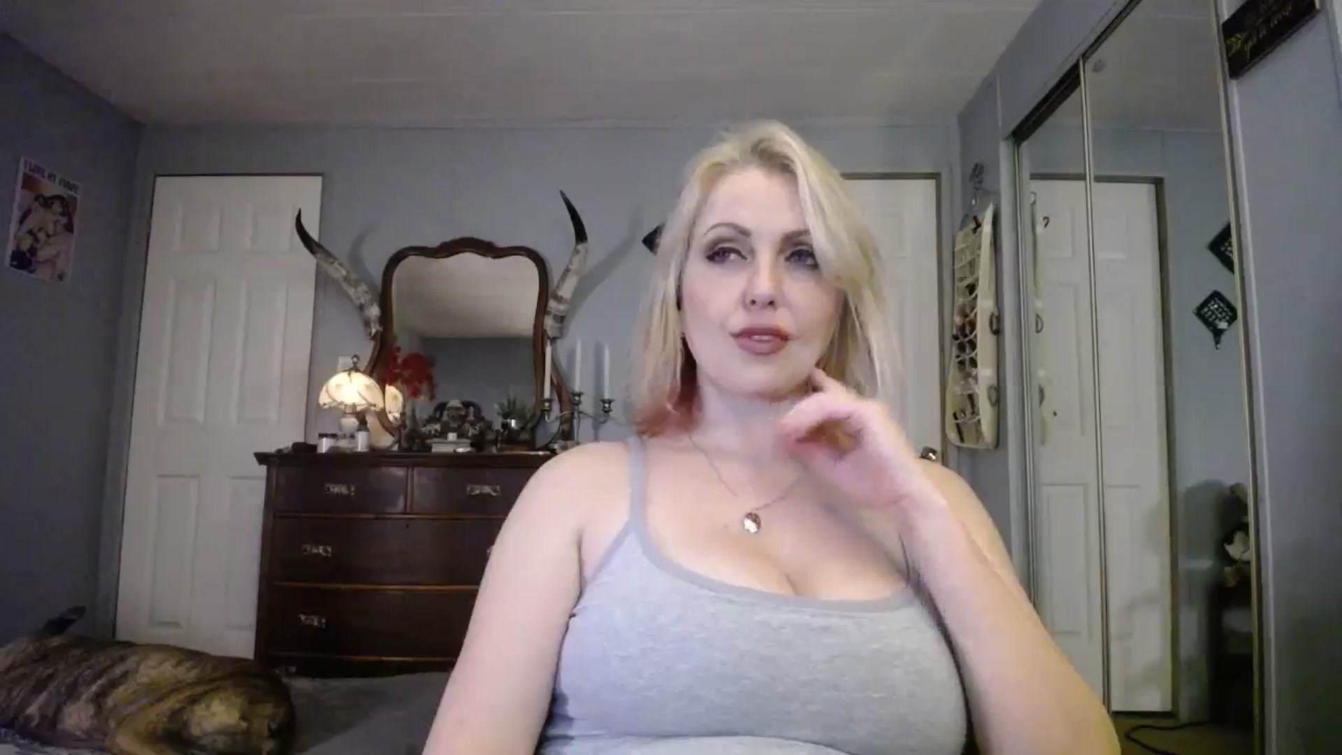 Gallery image thumbnail from Classic_Daisy's myfreecams stream on, 01/17/2025, 24:19 image 14 of 20